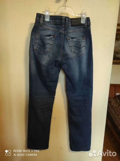 Джинсы фирмы