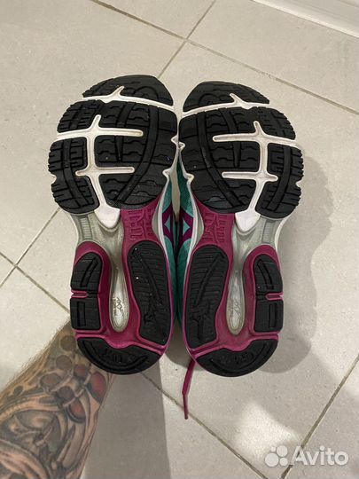 Волейбольные кроссовки mizuno wave