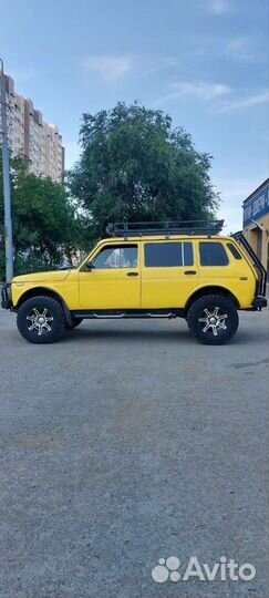 LADA 4x4 (Нива) 1.7 МТ, 2004, 90 000 км