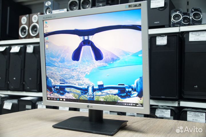 Надежная 19-шка LG Flatron