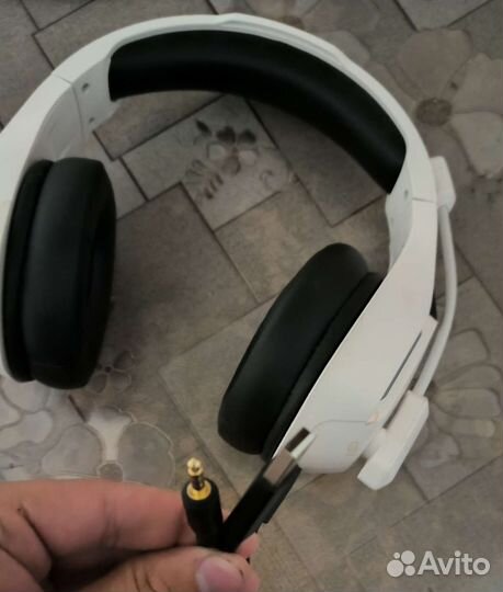 Проводные наушники с микрофоном