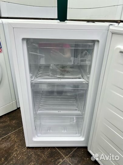 Морозильная камера Hisense FV78D4AWF На гарантии