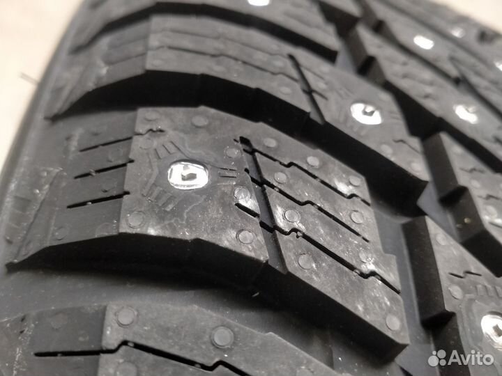 Nokian Tyres Hakkapeliitta 10p SUV 295/40 R21 111T