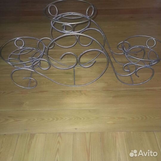 Подставка для цветов напольная металлическая