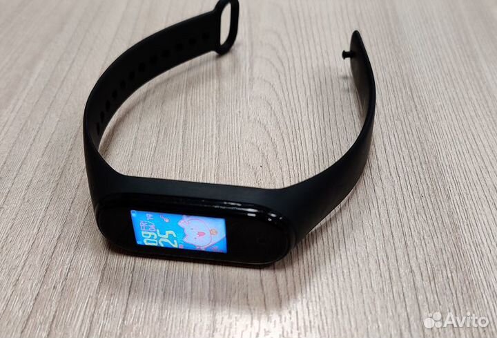 Фитнес браслет Xiaomi Mi SMART Band 4 NFC (xmsh08H