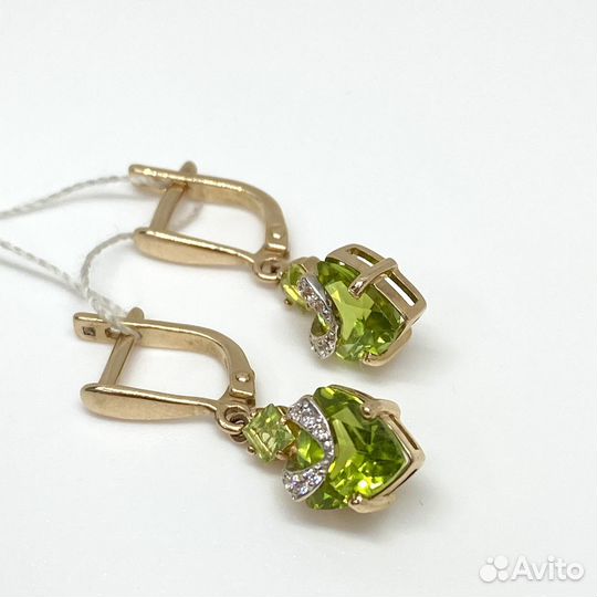 Серьги с синтетическим камнем Золото