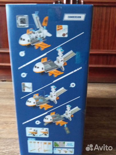 Самолет с машинами, свет и звук