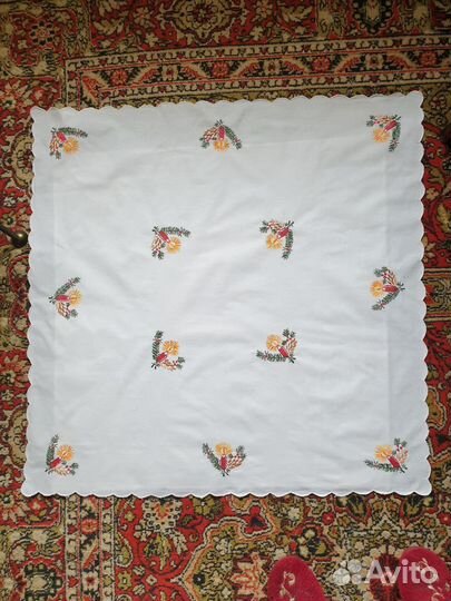 Скатерть льняная с вышивкой, салфетки ришелье