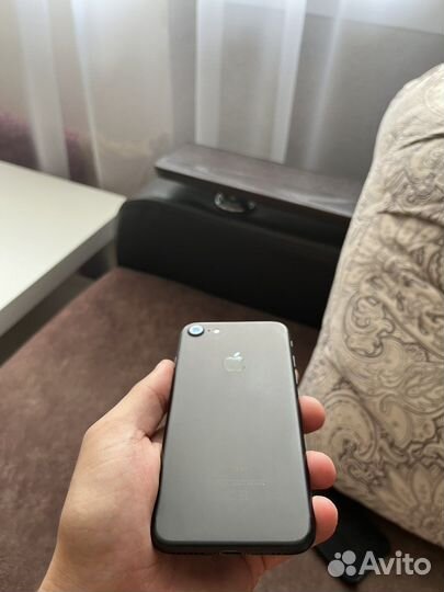 Телефон iPhone 7 32g
