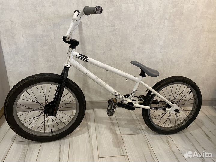 Велосипед bmx level