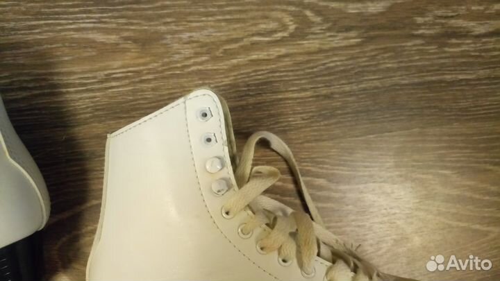 Коньки женские