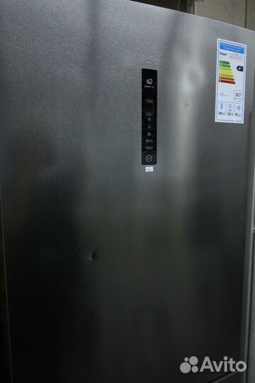 Холодильник Haier 70см ширина, 439л