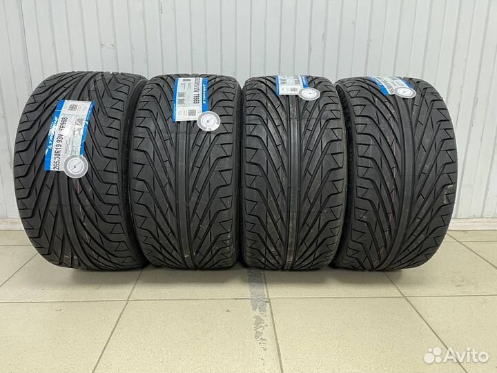 Triangle TR968 245/45 R18 и 275/40 R18