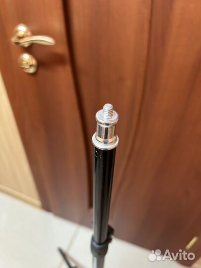Стойка WeGoods Universal Tripod (штатив)