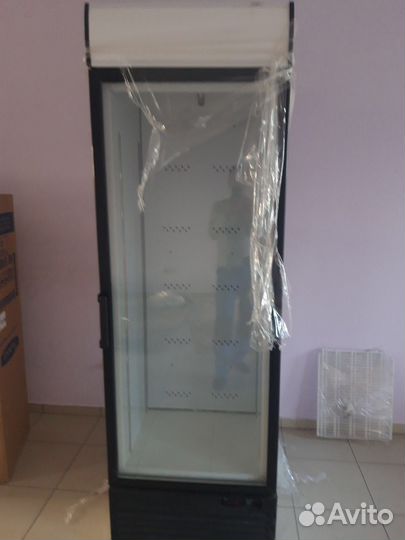 Холодильный шкаф б/у