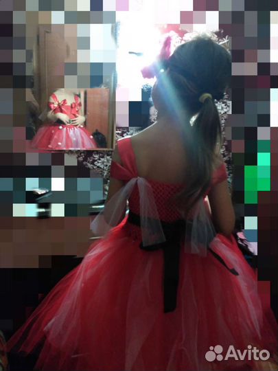 Платье праздничное