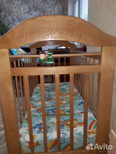 Детская кроватка из берёзы с матрацом и бортиками