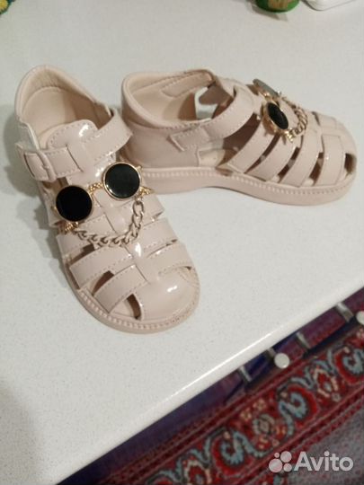 Сандалии для девочки
