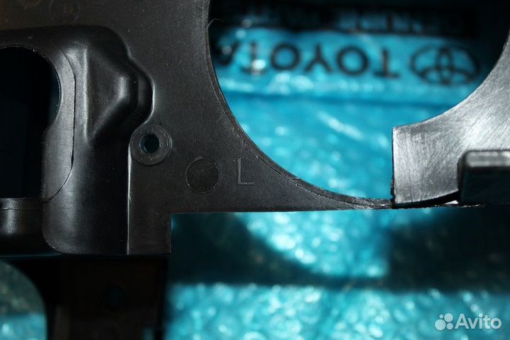 Кронштейн противотуманной фары Ленд Крузер 200 L