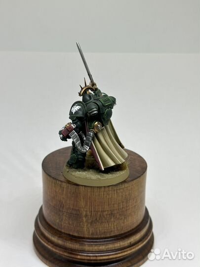 Dark Angels Captain in Gravis armour