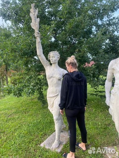 Парковая скульптура 1950 года