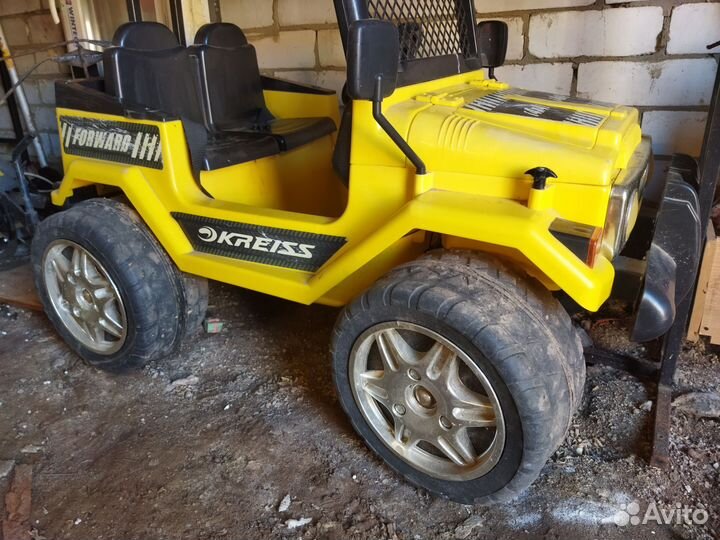 Внедорожник на акумуляторе