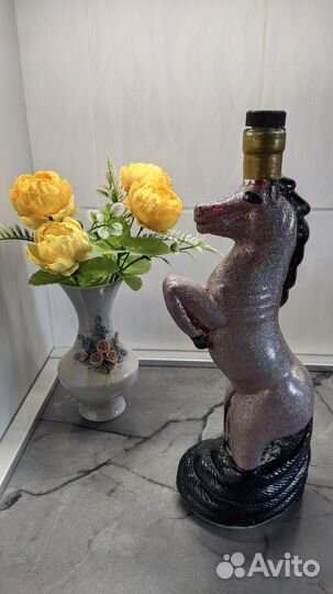 Пустая бутылка в виде лошади