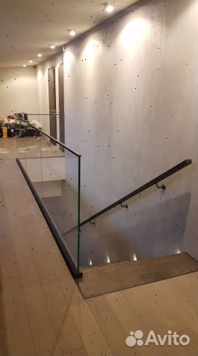 Стеклянные перила для лестниц