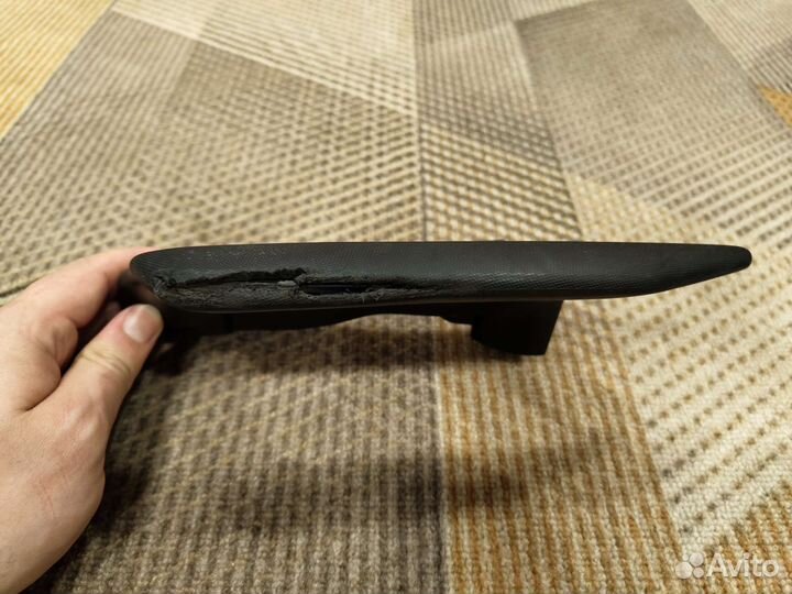 Левая ручка пассажира Yamaha FZ8