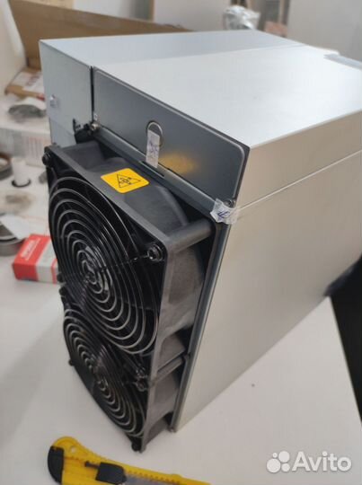 Asic майнер Bitmain Antminer S19