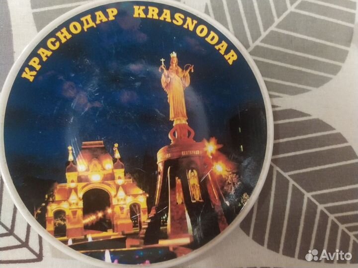 Сувенирные тарелки