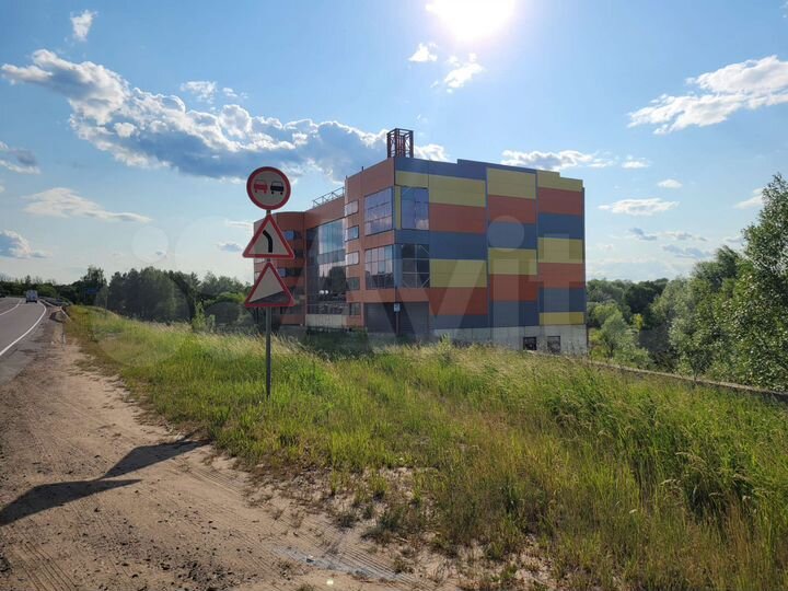 Здание, 4500 м²