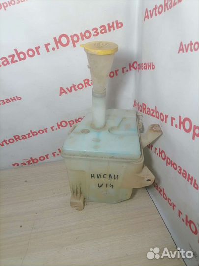 Бачёк омывателя Nissan Bluebird U14