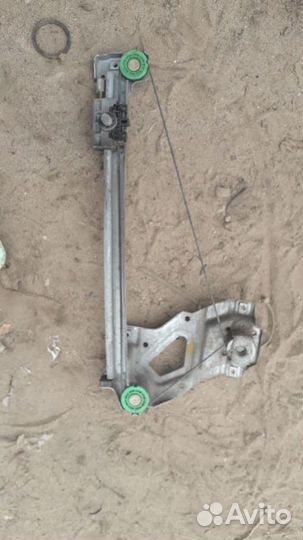 Стеклоподъемник задний правый левый Audi 80