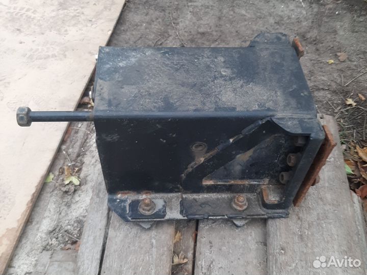 Кронштейн запаски Рено Вольво