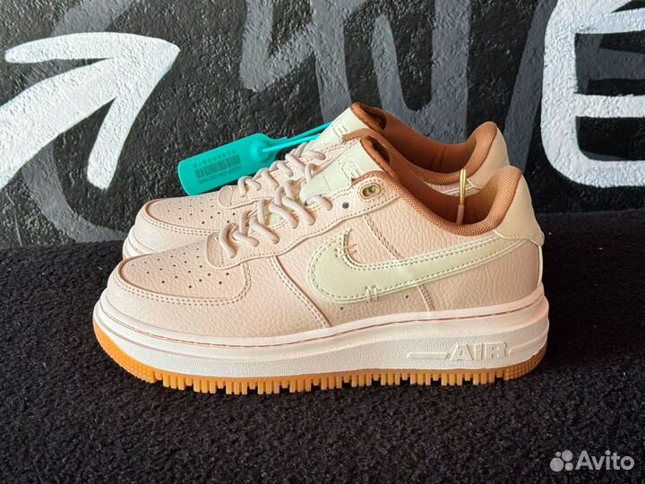 Кроссовки Nike Air Force 1 Low Luxe