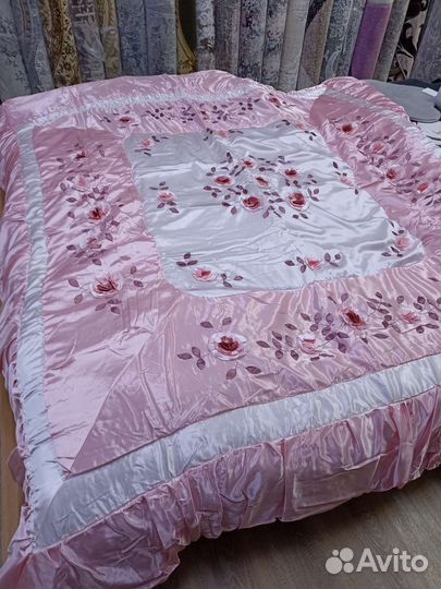 Покрывало на кровать новое