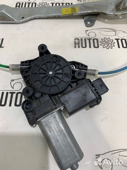 Стеклоподъемник передний правый Opel Corsa D