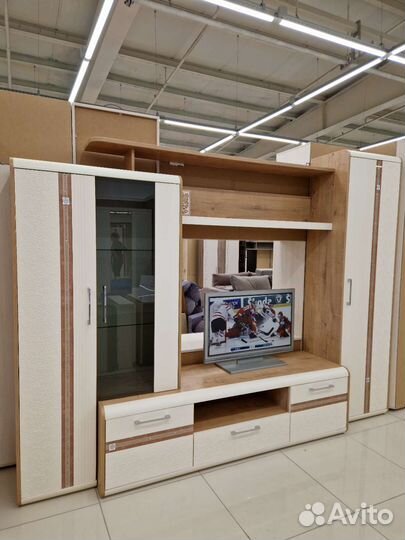 Стенка в гостиную