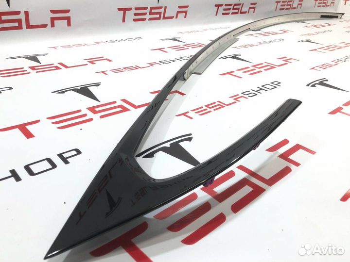 Молдинг кузова боковой Tesla Model S 2-й рест