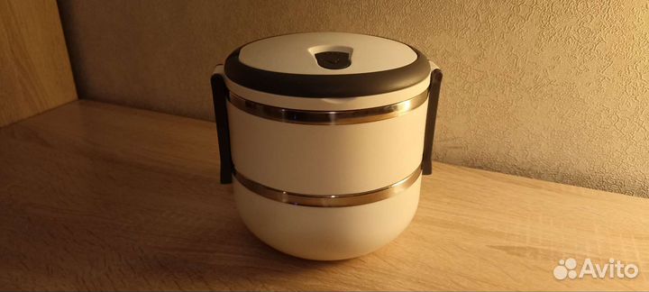 Контейнер для еды двухуровневый