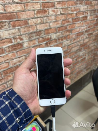 iPhone 7, 32 ГБ