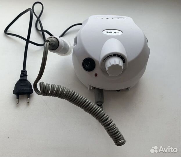 Оборудование для маникюра-машинка,пылесос,лампа