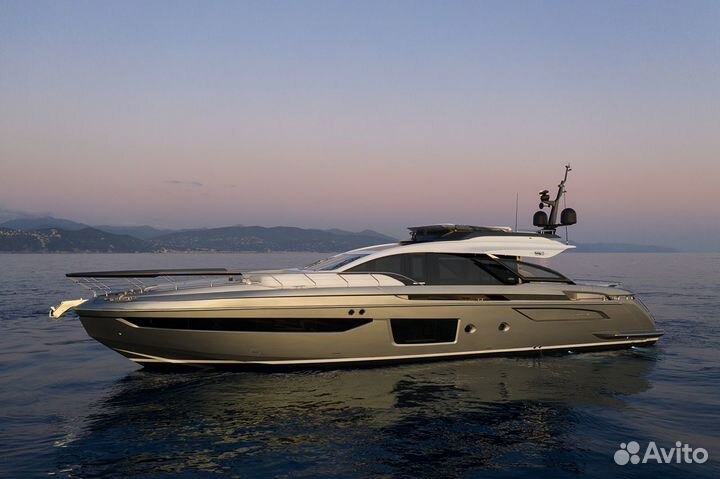 Моторная яхта Azimut S8, 2024