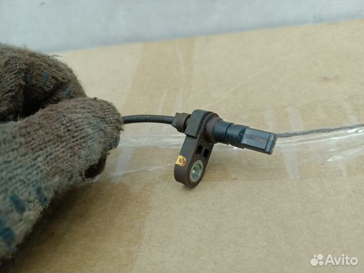 Датчик ABS передний правый Toyota Corolla 150