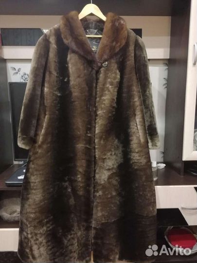 Шуба мутоновая с норковым воротником