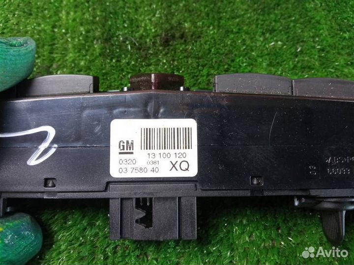 Кнопка аварийной сигнализации Opel Zafira B (2005