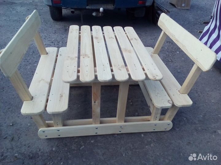 Стол и скамейки