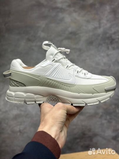Кроссовки Nike Air Zoom Vomero 5
