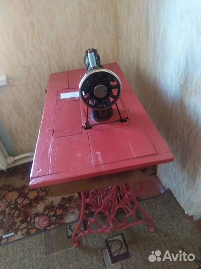 Швейная машина